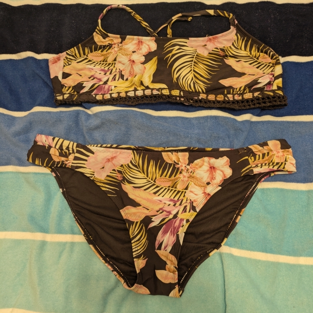 XL string bikini